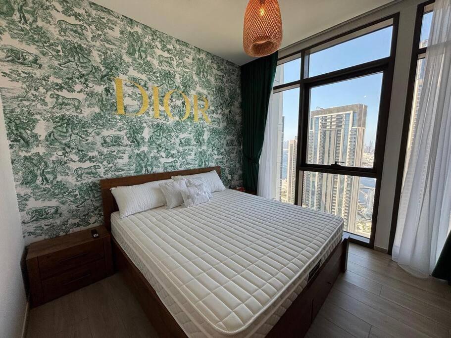 First Class 1br Luxurious Vogue Palace Dubai
