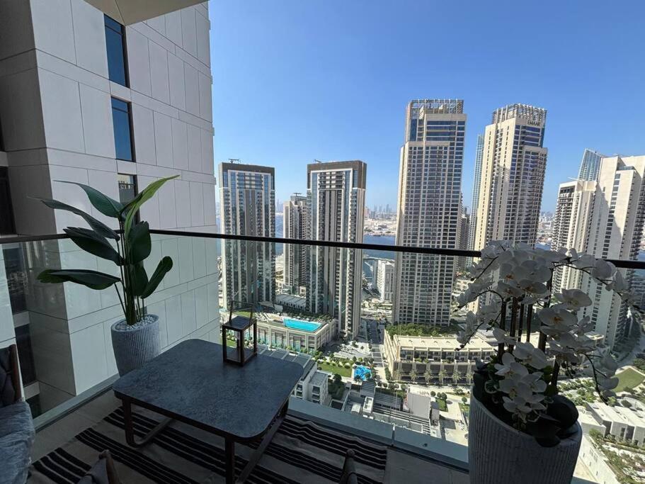 First Class 1br Luxurious Vogue Palace Apartment Dubai